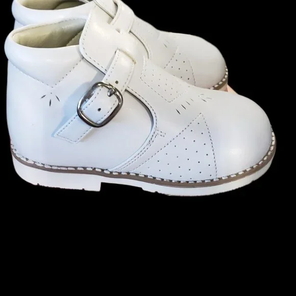 Girls White Shoes - Picture 3 of 7